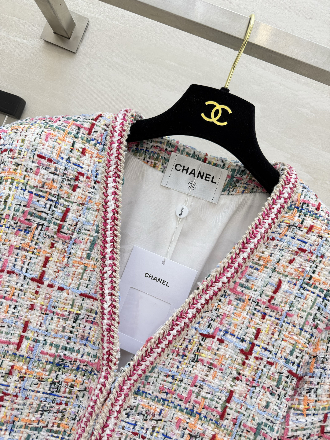 Chane♡²⁶P V领斜纹软呢外套 定制提花内里 高品质定制 现货首发size：S/M/L（s码肩宽：38，胸围：98