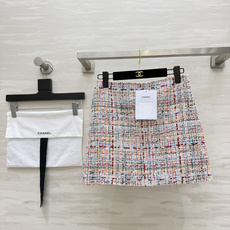 Chane♡²⁶P 斜纹软呢半裙 定制提花内里 高品质定制 现货首发size:S/M/L(s码腰围:66,臀围:88,裙 Chane♡²⁶P 斜纹软呢半裙 定制提花内里 高品质定制 现货首发size:S/M/L(s码腰围:66,臀围:88,裙