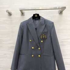 POLO²⁶学院风徽章双排金扣西装 藏青/高级灰双色 经典英伦学院调调 挺括垂顺羊毛混纺西装面料 版型利落有型 不易起皱 POLO²⁶学院风徽章双排金扣西装 藏青/高级灰双色 经典英伦学院调调 挺括垂顺羊毛混纺西装面料 版型利落有型 不易起皱