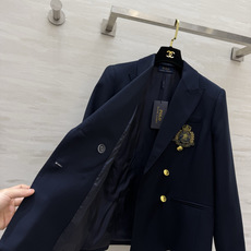 POLO²⁶学院风徽章双排金扣西装 藏青/高级灰双色 经典英伦学院调调 挺括垂顺羊毛混纺西装面料 版型利落有型 不易起皱 POLO²⁶学院风徽章双排金扣西装 藏青/高级灰双色 经典英伦学院调调 挺括垂顺羊毛混纺西装面料 版型利落有型 不易起皱