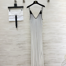 Chane♡²⁶M 条纹褶皱连衣裙 高品质定制 现货首发size:36/38/40() Chane♡²⁶M 条纹褶皱连衣裙 高品质定制 现货首发size:36/38/40()