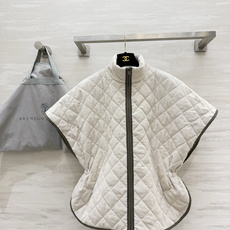 Brunello Cucinell♡²⁶不被驯服的优雅 菱格棉服斗篷马甲|两色入 早秋氛围感叠穿神器 斗篷式无袖宽松版型 Brunello Cucinell♡²⁶不被驯服的优雅 菱格棉服斗篷马甲|两色入 早秋氛围感叠穿神器 斗篷式无袖宽松版型