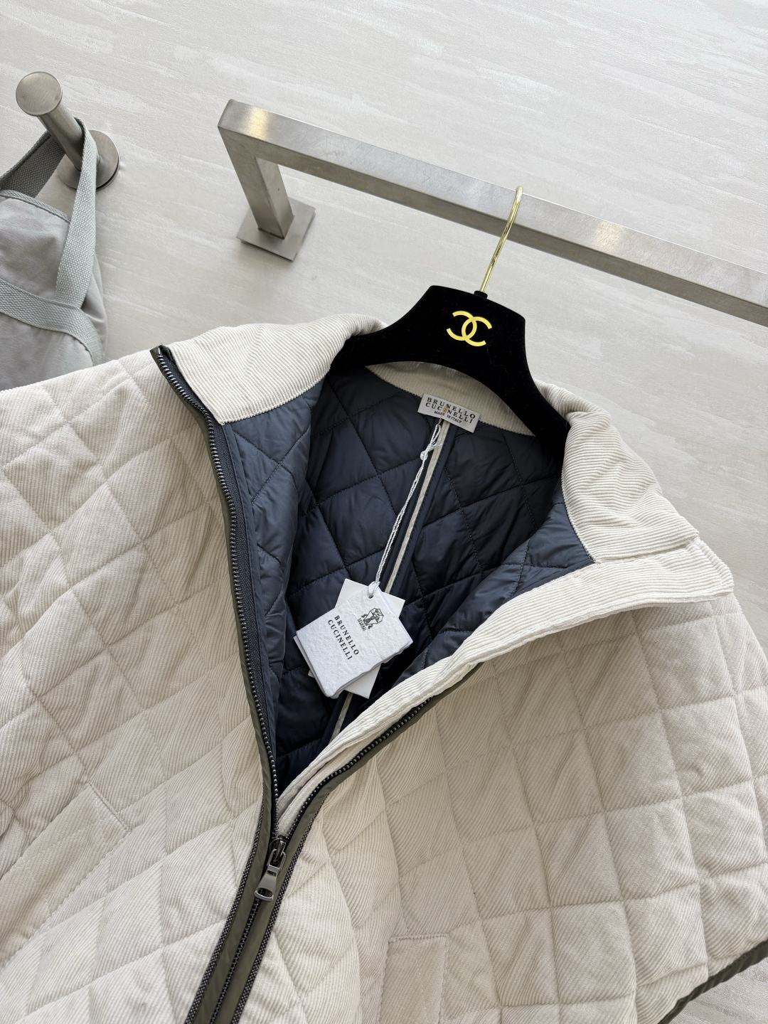 Brunello Cucinell♡²⁶不被驯服的优雅 菱格棉服斗篷马甲｜两色入 早秋氛围感叠穿神器 斗篷式无袖宽松版型