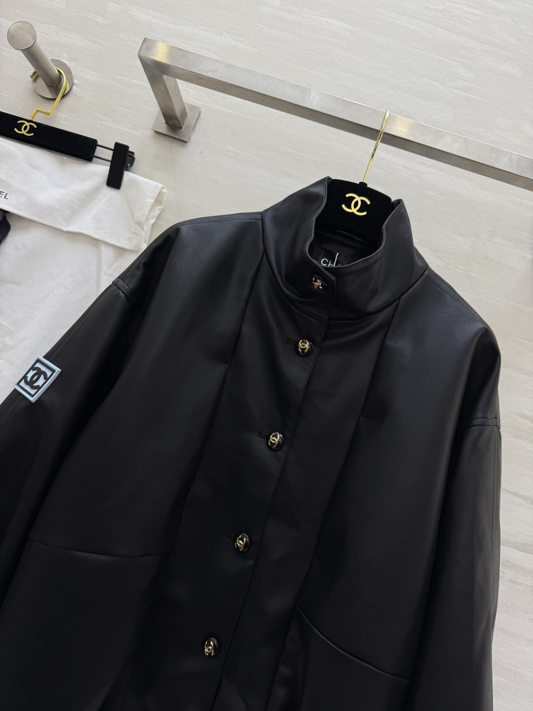 #Chane♡新款 中古系列 环保皮立领外套 高品质定制 现货首发size：36/38/40（38肩宽：54，胸围：14
