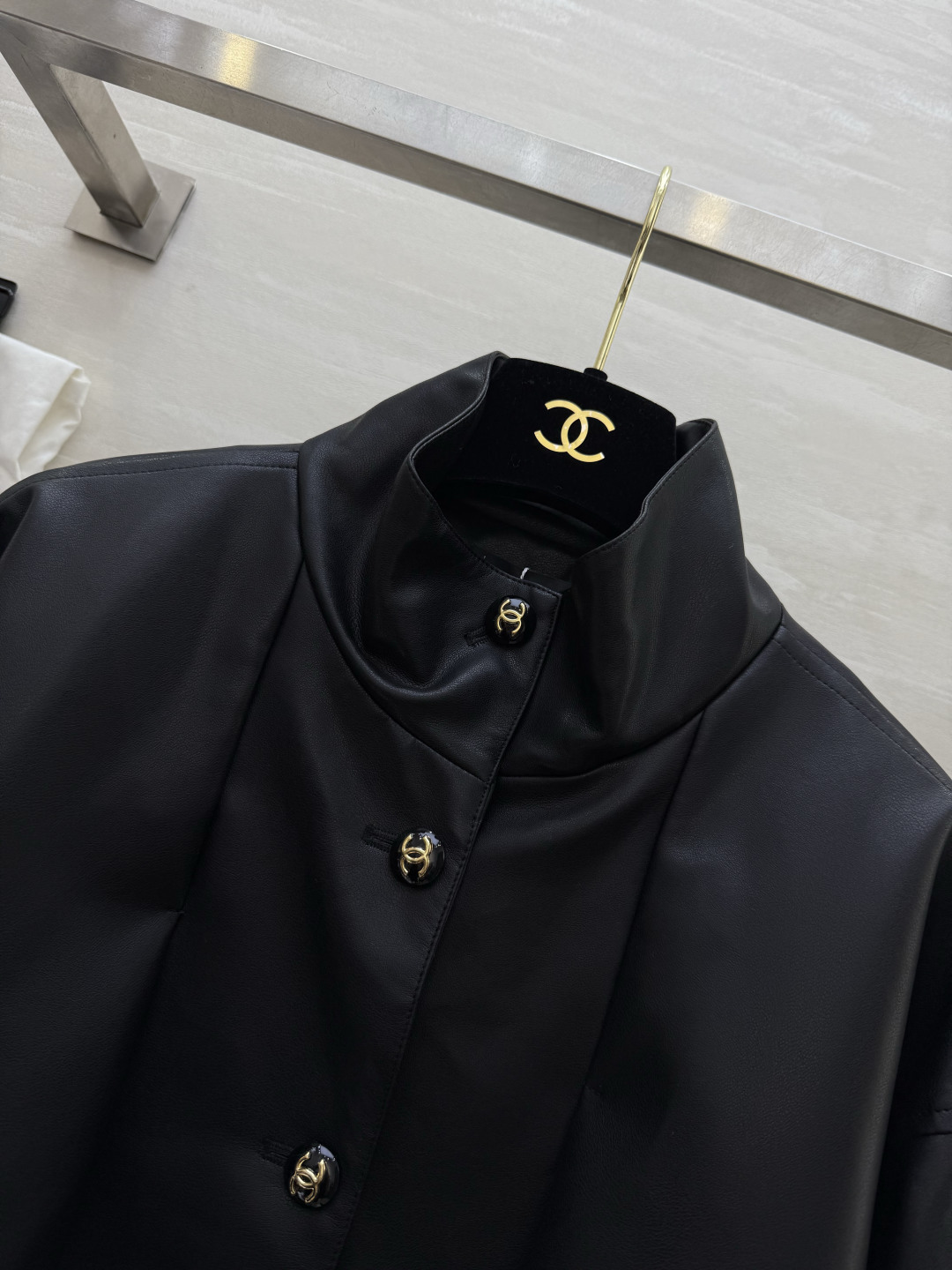 #Chane♡新款 中古系列 环保皮立领外套 高品质定制 现货首发size：36/38/40（38肩宽：54，胸围：14