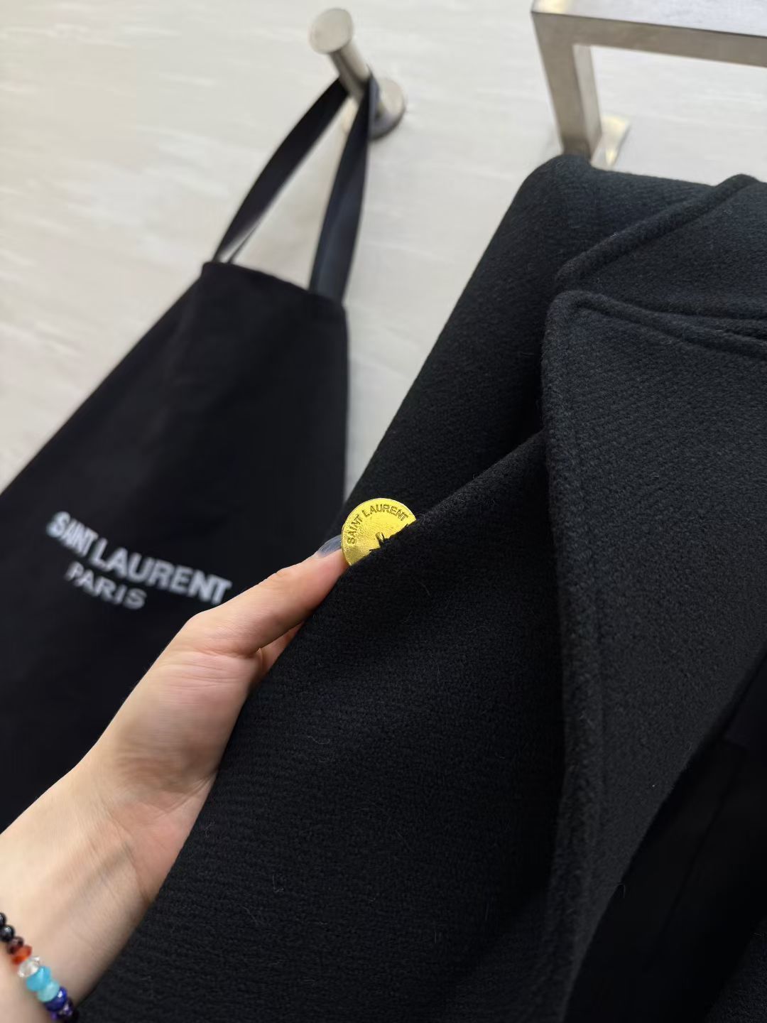 #ysl/Saint Lauren♡双排扣大衣 选用高品质羊毛柔软又保暖 秋冬穿超合适！戗驳领＋金色纽扣 细节满分 立体