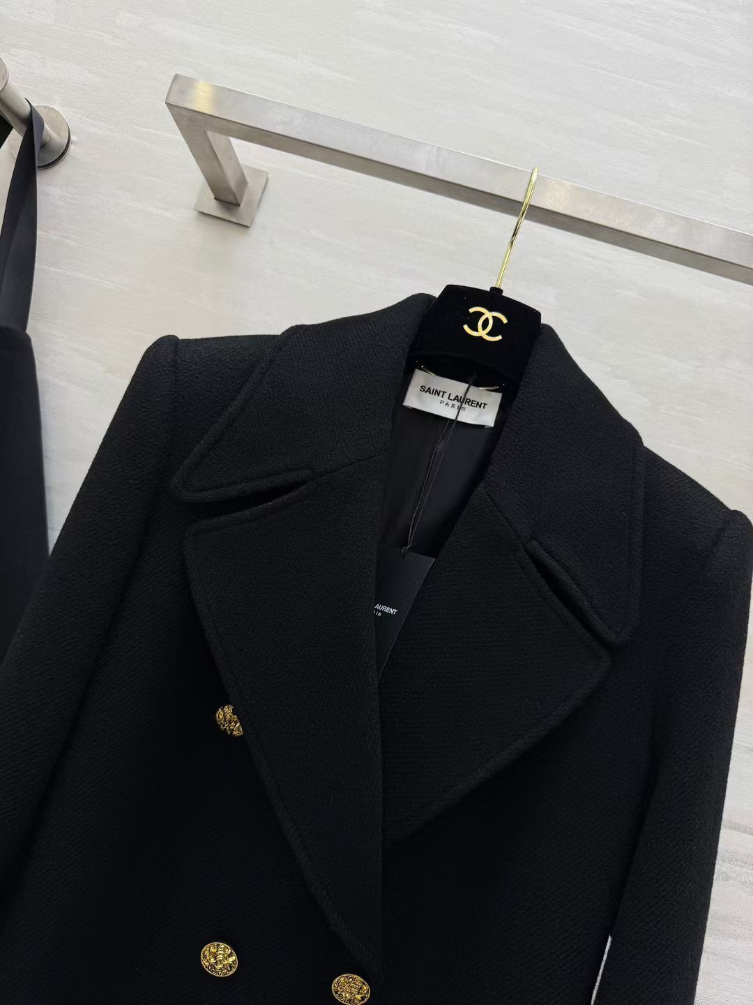 #ysl/Saint Lauren♡双排扣大衣 选用高品质羊毛柔软又保暖 秋冬穿超合适！戗驳领＋金色纽扣 细节满分 立体