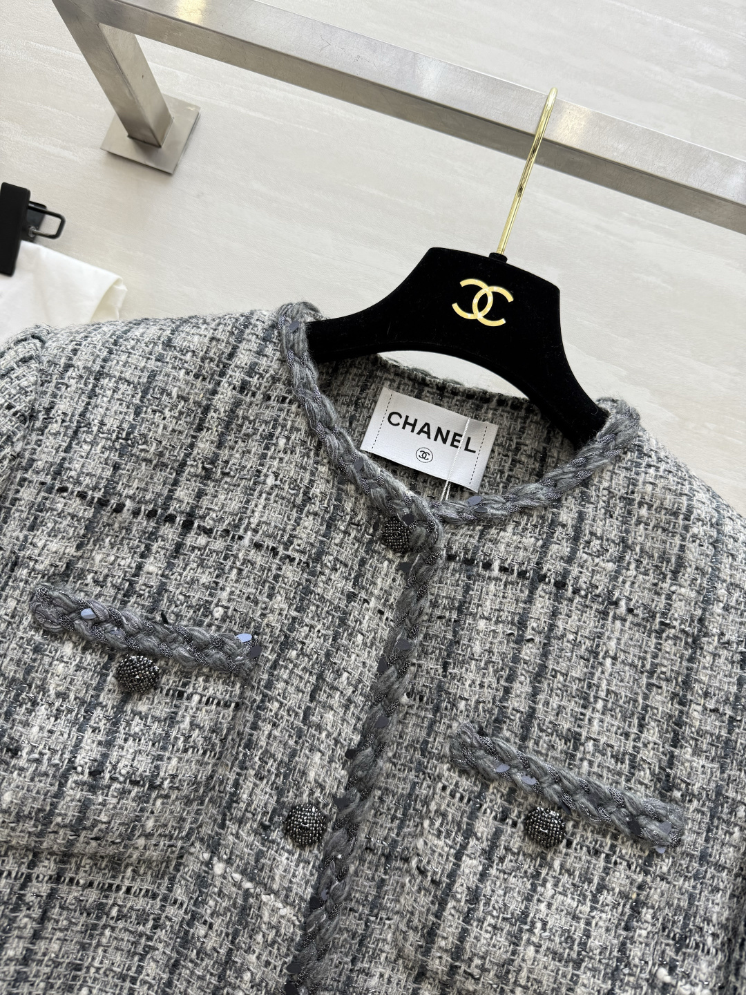 #Chane♡²⁶新款 人间富贵花🌷粗花呢外套 高品质定制 现货首发size：S/M/L（s码肩宽：40，胸围：100，