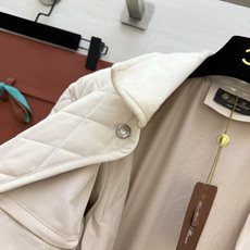 Loro Pian♡²⁶经典菱格翻领棉服🤍🖤米白|黑色双色上新 极简老钱风 柔和小翻领设计 气质温婉不挑人 全身菱形绗缝 Loro Pian♡²⁶经典菱格翻领棉服🤍🖤米白|黑色双色上新 极简老钱风 柔和小翻领设计 气质温婉不挑人 全身菱形绗缝