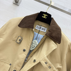 Loew♡²⁶复古短款工装夹克🤎卡其|牛仔双色 撞色灯芯绒翻领 复古氛围感直接拉满 金属搭扣细节 大立体工装口袋 腔调十 Loew♡²⁶复古短款工装夹克🤎卡其|牛仔双色 撞色灯芯绒翻领 复古氛围感直接拉满 金属搭扣细节 大立体工装口袋 腔调十
