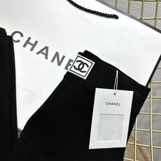 𝗖𝗛𝗔𝗡𝗘𝗟 王炸小黑裤 中古系列 加厚婴儿绒发热超大弹力一字档九分裤 打底裤 超级时髦 超级好看 内里定制婴儿绒发热功 𝗖𝗛𝗔𝗡𝗘𝗟 王炸小黑裤 中古系列 加厚婴儿绒发热超大弹力一字档九分裤 打底裤 超级时髦 超级好看 内里定制婴儿绒发热功