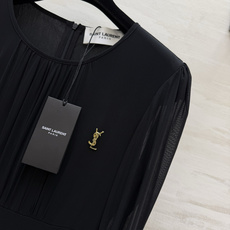 ysl²⁶气质网纱长裙✨两色可选 网纱长袖喇叭袖口 修饰手臂 胸前压褶 高收腰 显瘦显高挑 垂感大摆裙 走动自带飘逸感 ysl²⁶气质网纱长裙✨两色可选 网纱长袖喇叭袖口 修饰手臂 胸前压褶 高收腰 显瘦显高挑 垂感大摆裙 走动自带飘逸感