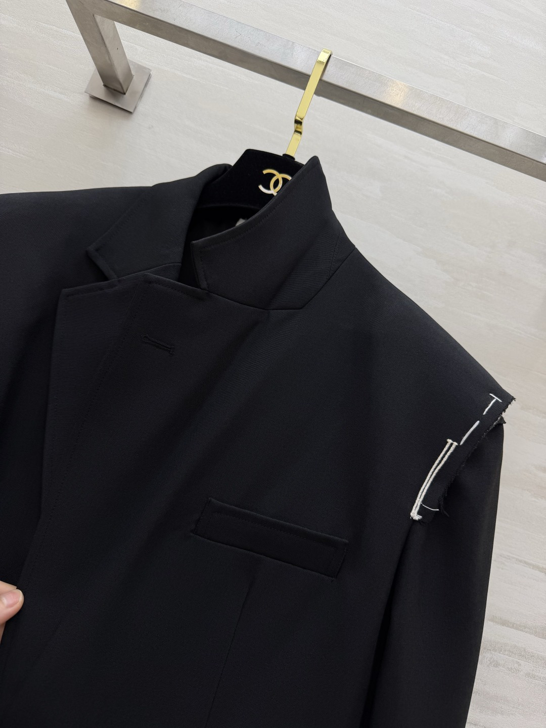 Maison Margiela 标志性剪裁 | 经典黑西装 高品质定制 现货首发size：S/M/L（s码肩宽：46，胸