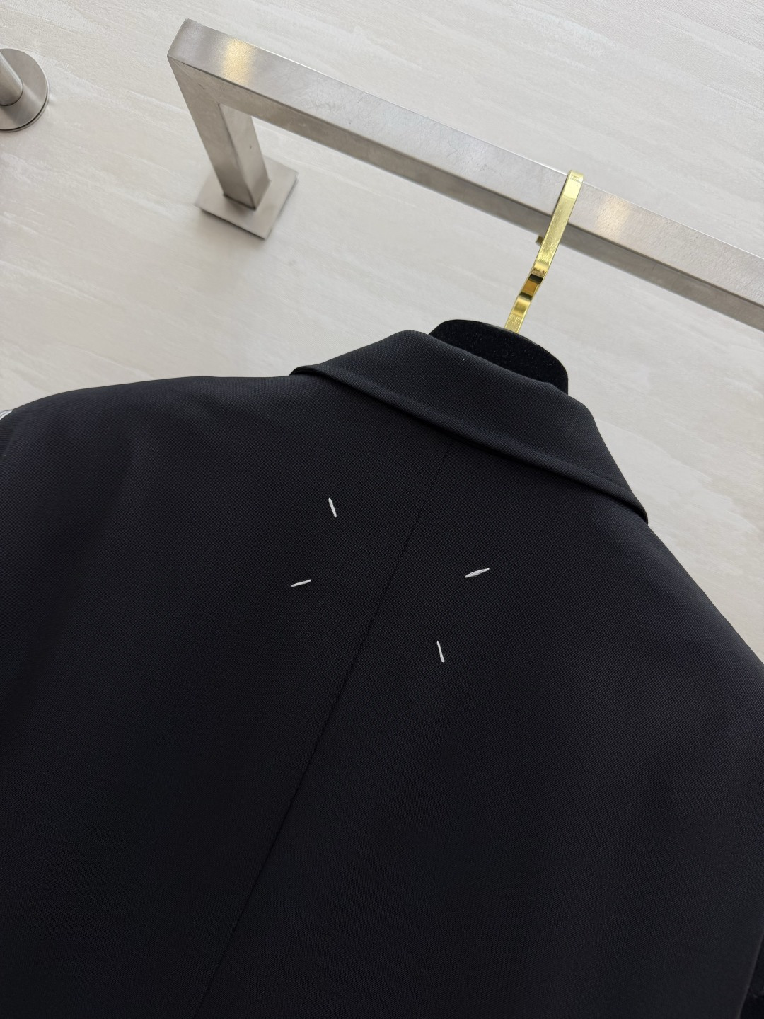 Maison Margiela 标志性剪裁 | 经典黑西装 高品质定制 现货首发size：S/M/L（s码肩宽：46，胸