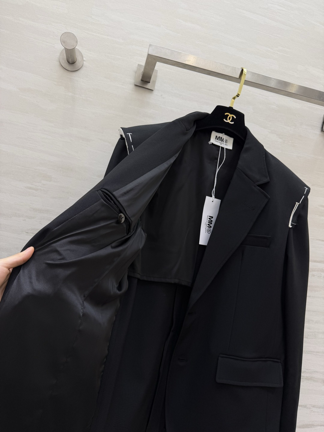 Maison Margiela 标志性剪裁 | 经典黑西装 高品质定制 现货首发size：S/M/L（s码肩宽：46，胸