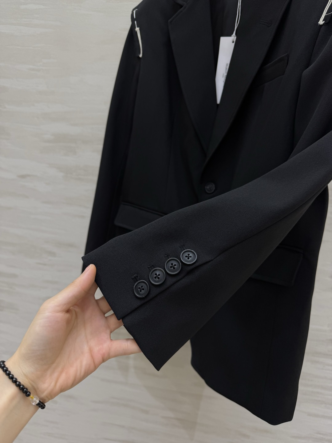Maison Margiela 标志性剪裁 | 经典黑西装 高品质定制 现货首发size：S/M/L（s码肩宽：46，胸