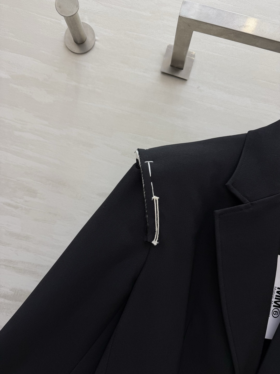 Maison Margiela 标志性剪裁 | 经典黑西装 高品质定制 现货首发size：S/M/L（s码肩宽：46，胸