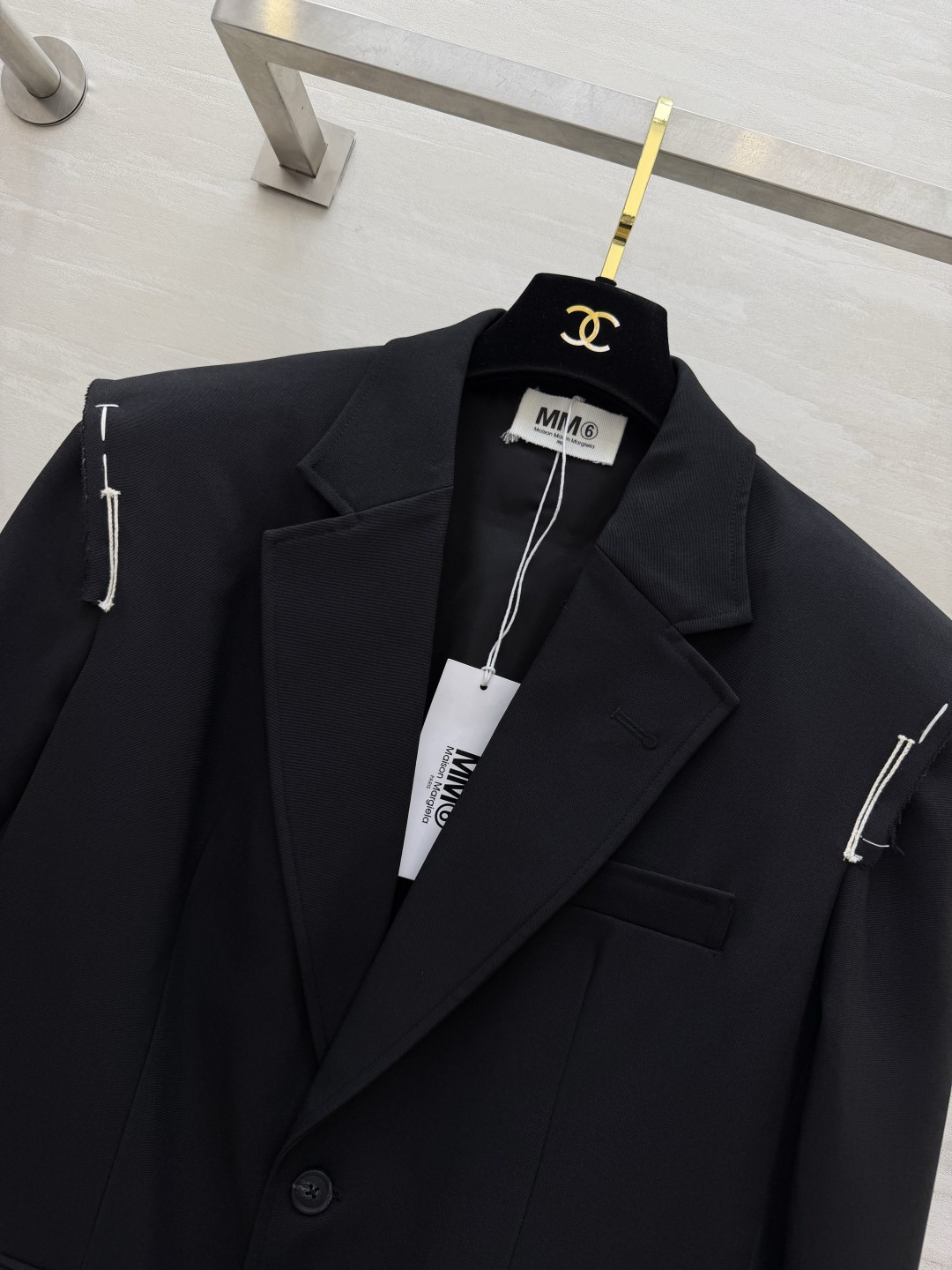 Maison Margiela 标志性剪裁 | 经典黑西装 高品质定制 现货首发size：S/M/L（s码肩宽：46，胸