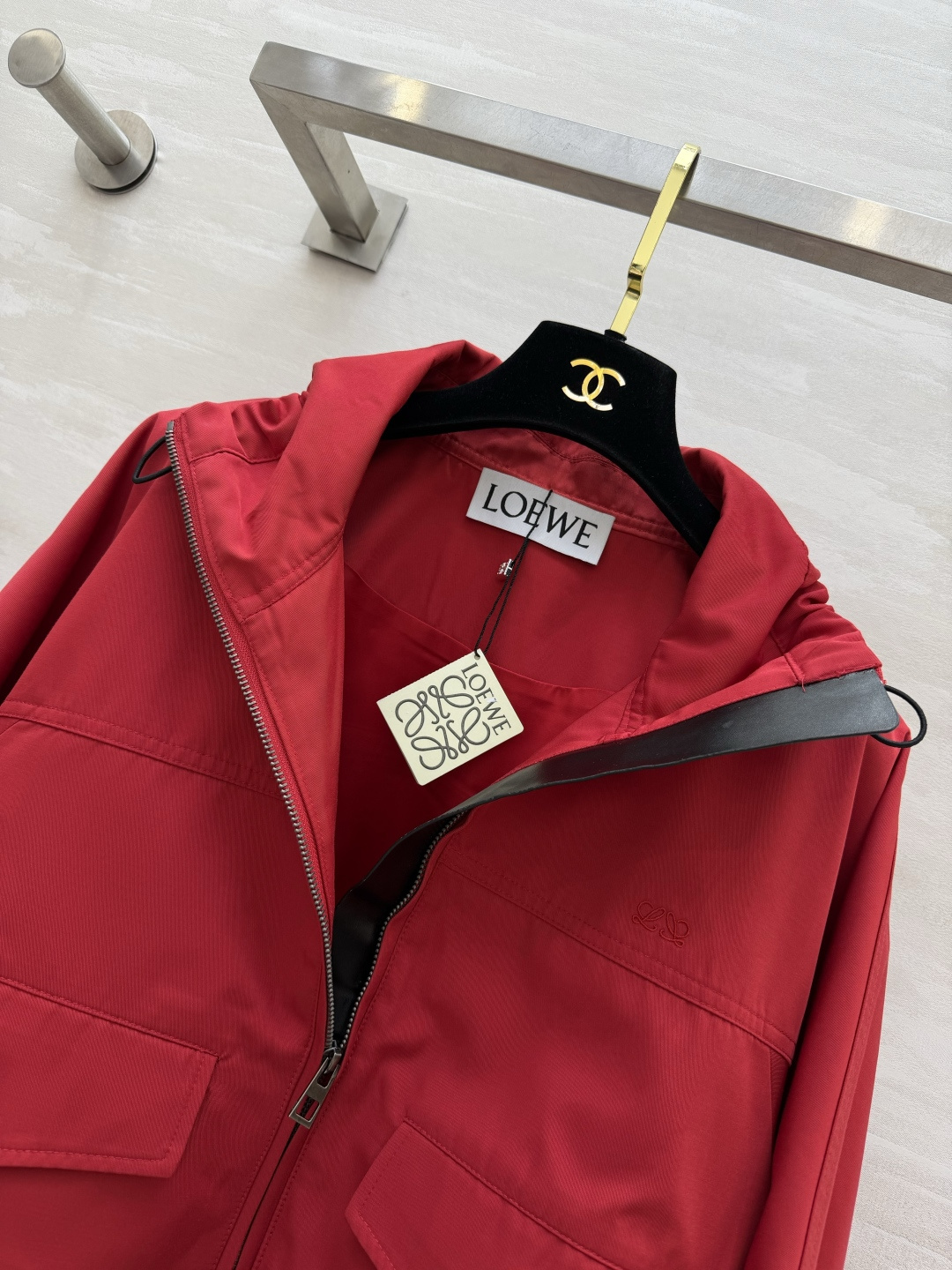 LOEW♡²⁶新品工装外套！小个子秒变三七分比例！利落立领 下摆抽绳 重塑身形比例 落肩宽松剪裁包容各类身形 米白雅致 
