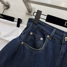 dior²⁶氛围感神裤|立体褶皱大阔腿牛仔裤 自带裙摆感的牛仔神裤 把浪漫和酷感融合得刚刚好 腰侧独特抽褶设计 打造超大 dior²⁶氛围感神裤|立体褶皱大阔腿牛仔裤 自带裙摆感的牛仔神裤 把浪漫和酷感融合得刚刚好 腰侧独特抽褶设计 打造超大