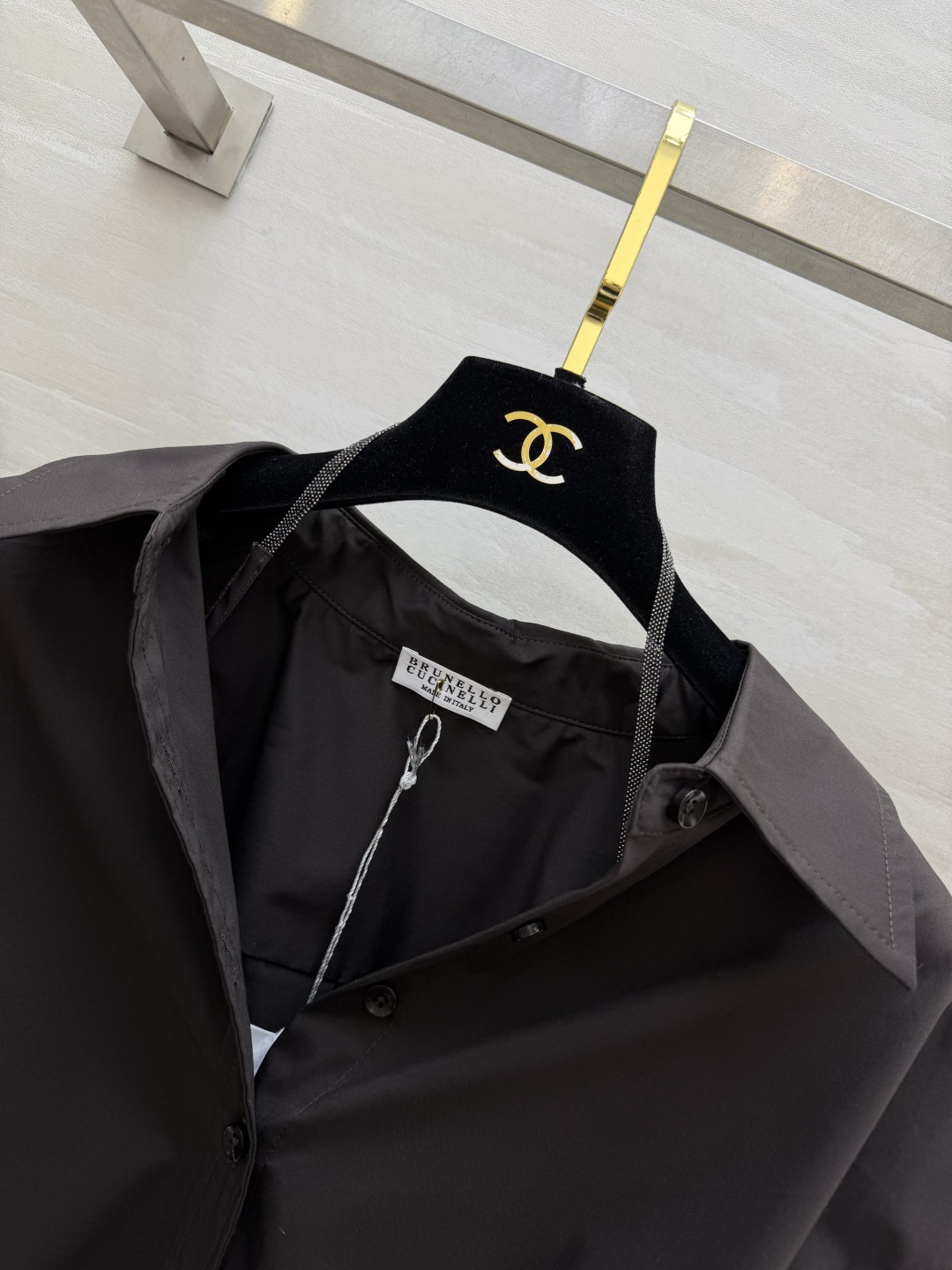 Brunello Cucinel♡²⁶|设计感衬衫 ▪高支面料,哑光垂顺抗皱 ▪宽松落肩Oversize版型 ▪侧边捏褶 Brunello Cucinel♡²⁶|设计感衬衫 ▪高支面料,哑光垂顺抗皱 ▪宽松落肩Oversize版型 ▪侧边捏褶