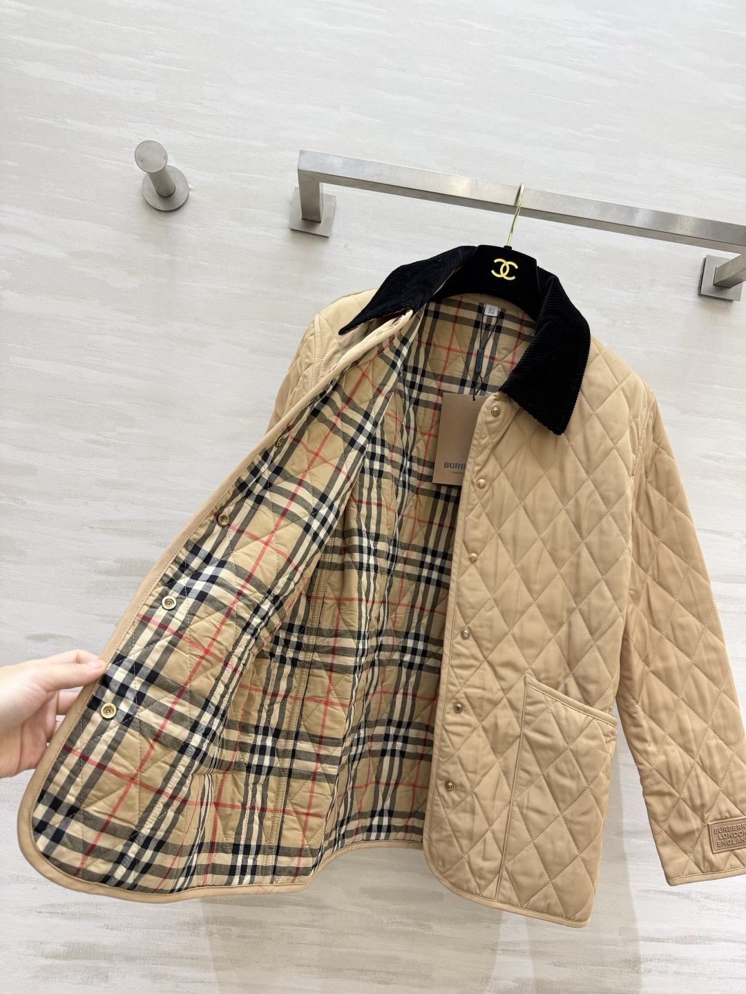 #Burberr♡²⁶秋冬新款棉服🍂和秋冬好适配呀 上身好好看 氛围感满满 经典款时髦又保暖 高品质定制 现货首发siz