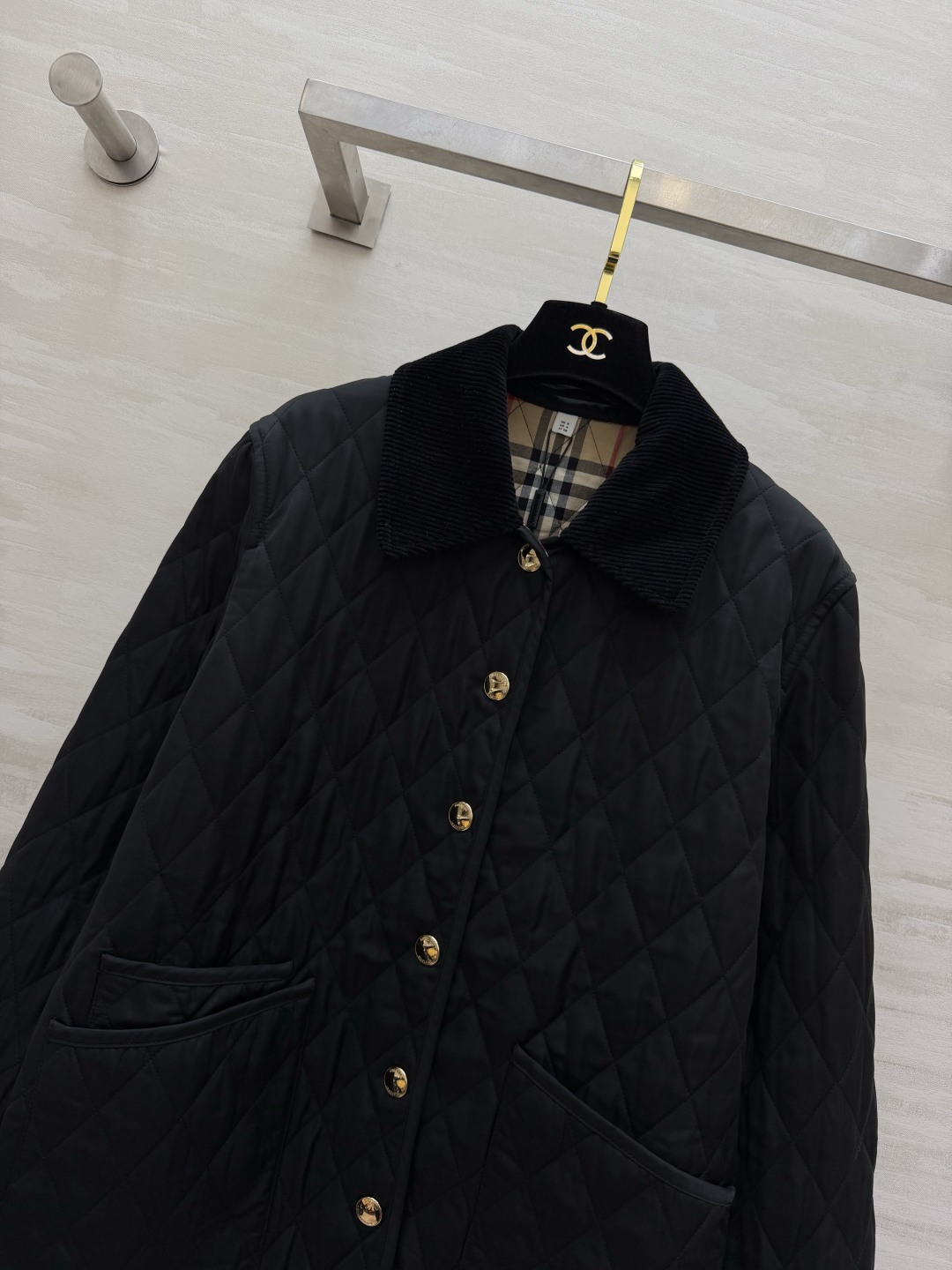 #Burberr♡²⁶秋冬新款棉服🍂和秋冬好适配呀 上身好好看 氛围感满满 经典款时髦又保暖 高品质定制 现货首发siz