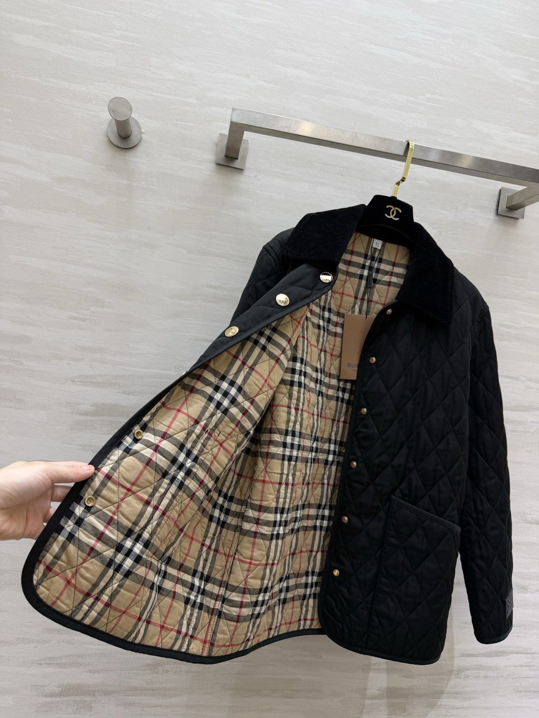 #Burberr♡²⁶秋冬新款棉服🍂和秋冬好适配呀 上身好好看 氛围感满满 经典款时髦又保暖 高品质定制 现货首发siz
