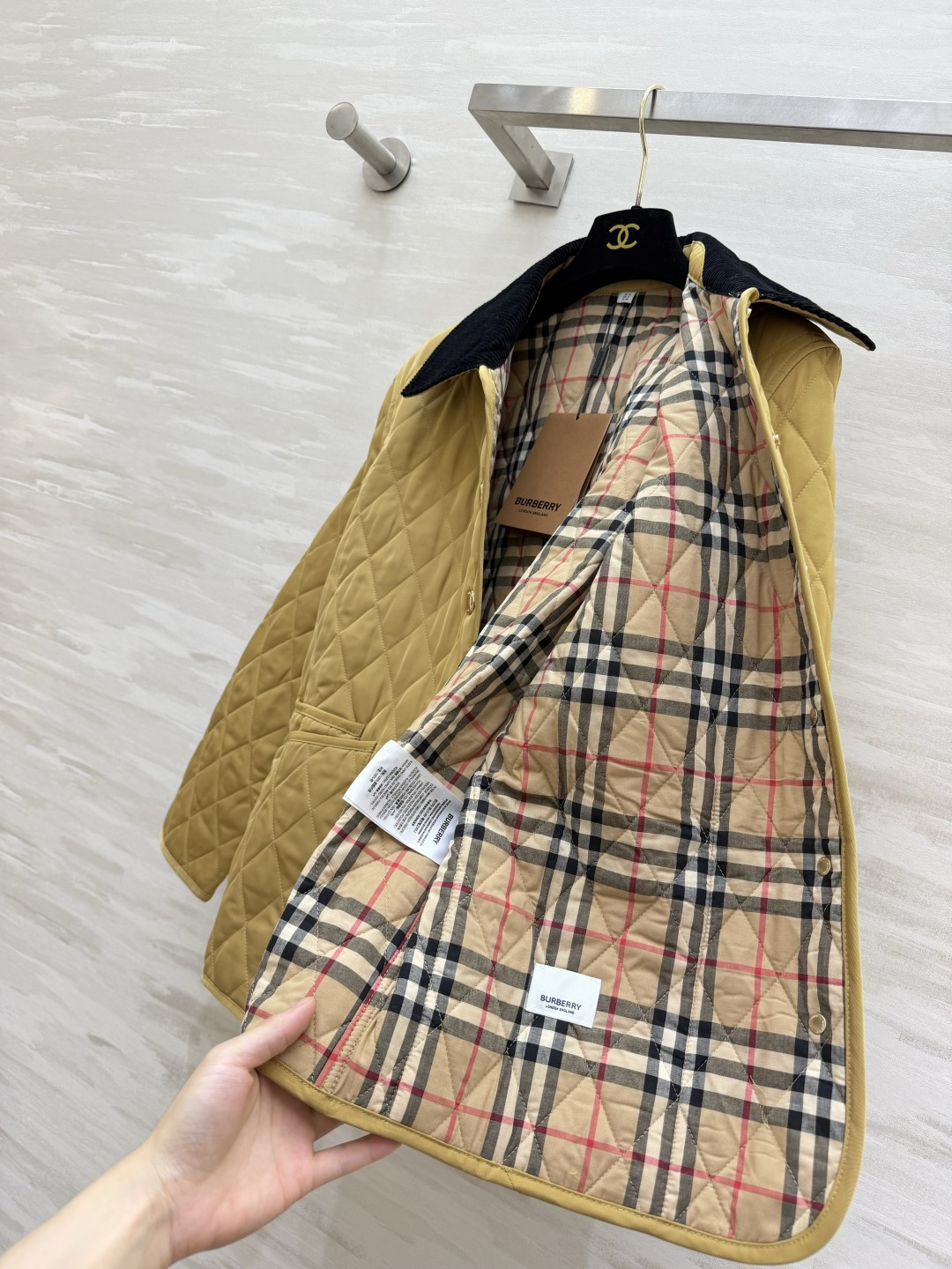 #Burberr♡²⁶秋冬新款棉服🍂和秋冬好适配呀 上身好好看 氛围感满满 经典款时髦又保暖 高品质定制 现货首发siz