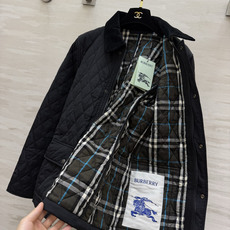 Burberrr♡²⁶复古菱格棉服|双色上新🍂卡其黄|经典黑 英伦学院风直接拉满 菱形衍缝工艺 锁棉扎实 轻薄填充 灯芯 Burberrr♡²⁶复古菱格棉服|双色上新🍂卡其黄|经典黑 英伦学院风直接拉满 菱形衍缝工艺 锁棉扎实 轻薄填充 灯芯