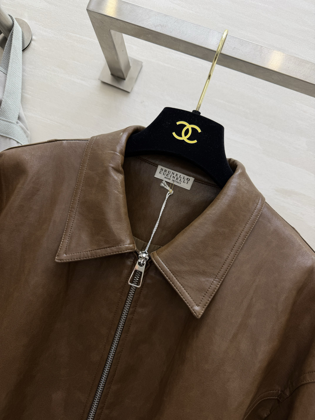 Brunello Cucinel♡²⁶🤎早秋复古做旧蛋白皮夹克焦糖棕｜橄榄绿双色入✨翻领拉链｜利落版型 落肩宽松廓形 复