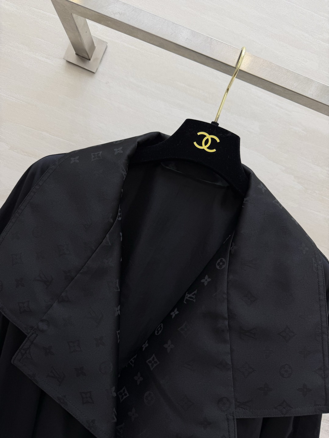 Lvvv²⁶FW 纯色标识提花风衣外套 对版开发100%桑蚕丝内衬 高品质定制 现货首发size：S/M/L（）