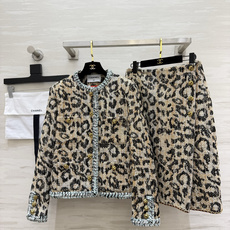 Chacha²⁶野性又优雅的豹纹半裙🐆 粗花呢围裹A字短裙 热烈红色印花内里,内外皆是惊喜。 高品质 size:S/M/ Chacha²⁶野性又优雅的豹纹半裙🐆 粗花呢围裹A字短裙 热烈红色印花内里,内外皆是惊喜。 高品质 size:S/M/