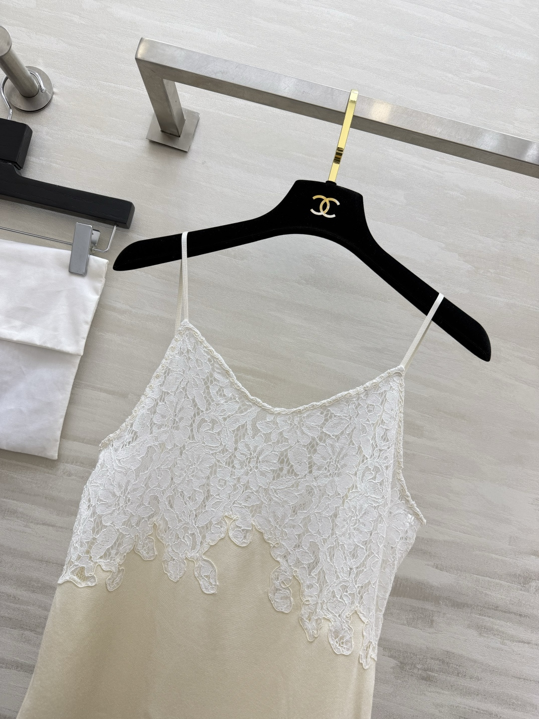 Chacha♡²⁶B蕾丝装饰真丝吊带 高品质size：36/38/40（）