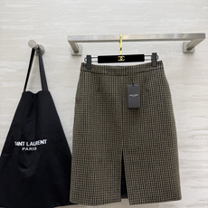 🍂老钱风ysl²⁶千鸟格羊毛半裙 棕黑复古细格纹|H型直筒版型 前侧开叉✨行走灵动 后背假口袋纽扣细节 厚实羊毛面料,挺 🍂老钱风ysl²⁶千鸟格羊毛半裙 棕黑复古细格纹|H型直筒版型 前侧开叉✨行走灵动 后背假口袋纽扣细节 厚实羊毛面料,挺