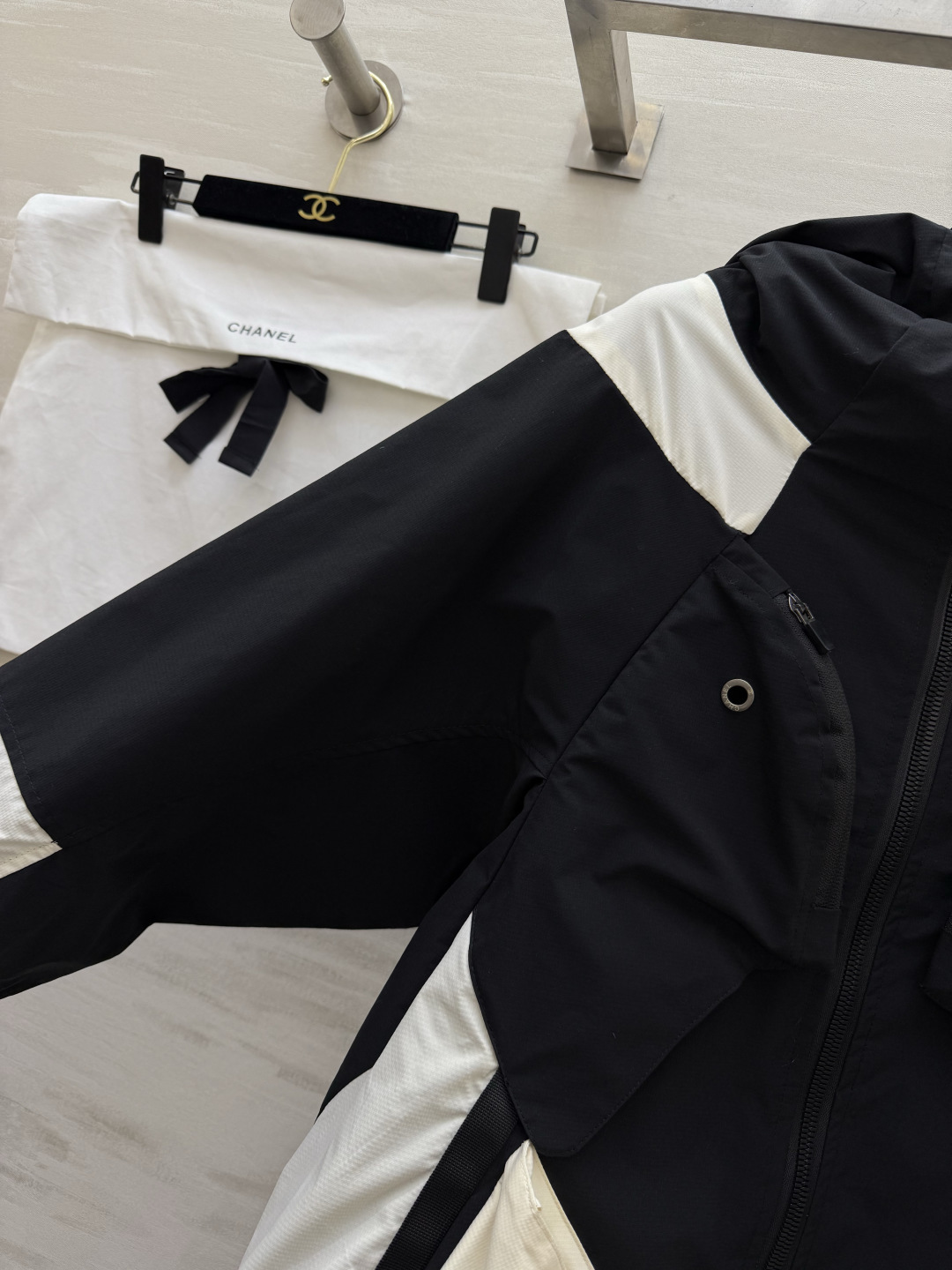 #Chane♡²⁶中古系列 连帽撞色冲锋衣外套 高品质定制 现货首发size：36/38/40（36码胸围：132，衣长