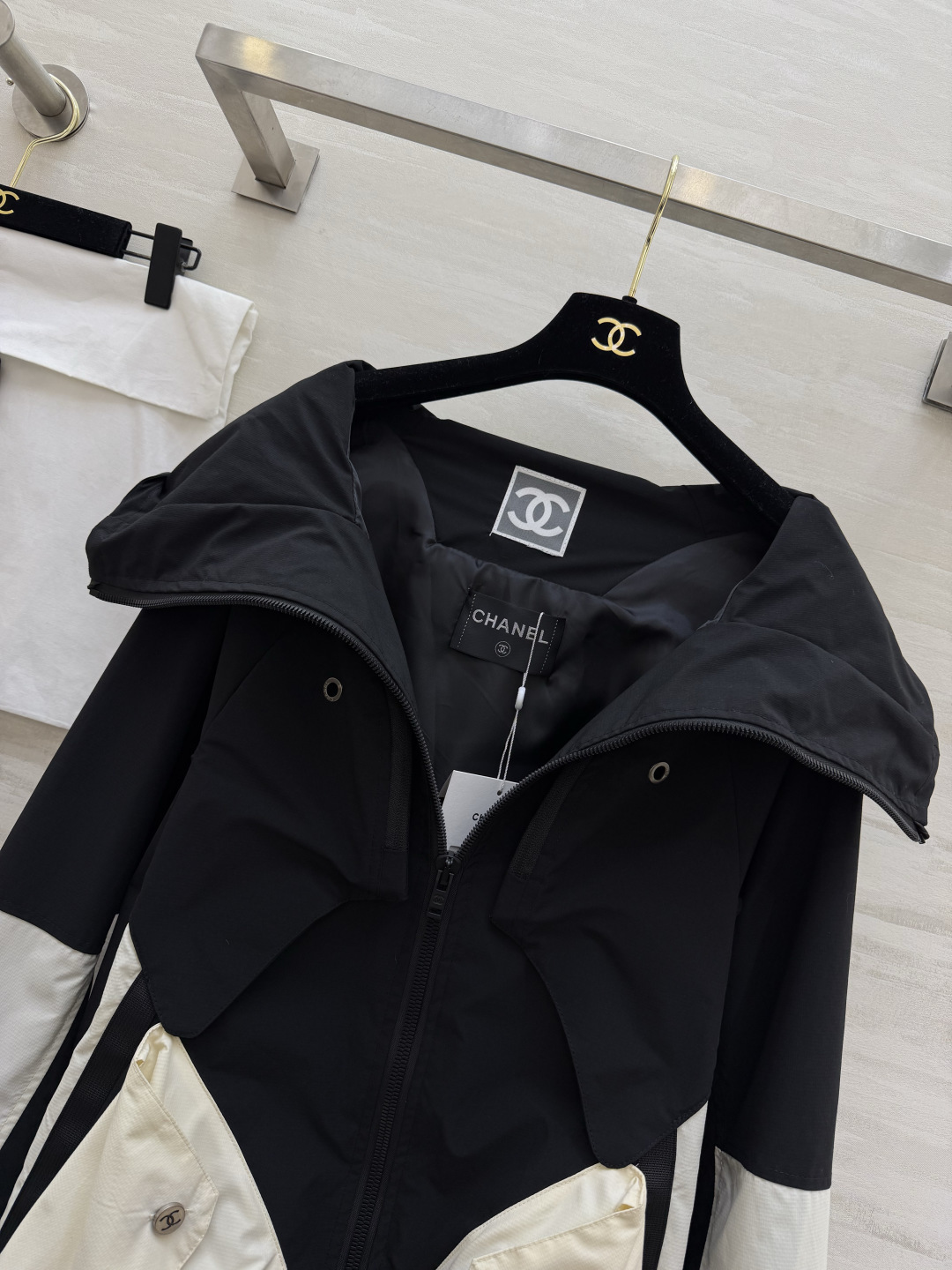 #Chane♡²⁶中古系列 连帽撞色冲锋衣外套 高品质定制 现货首发size：36/38/40（36码胸围：132，衣长