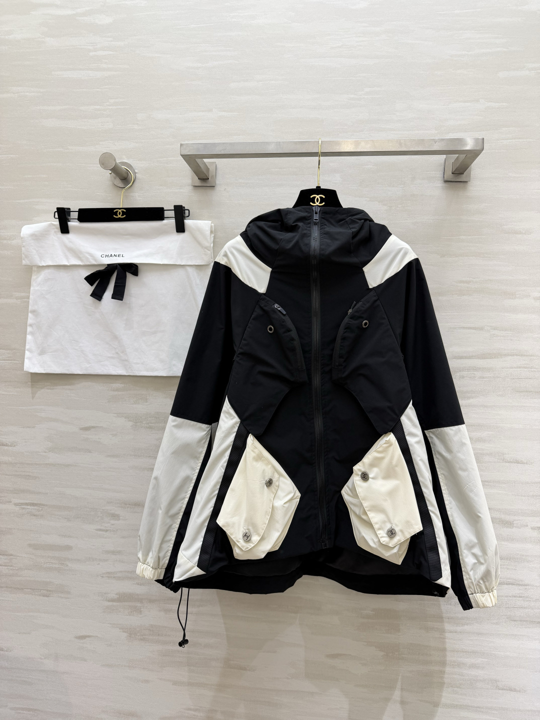 #Chane♡²⁶中古系列 连帽撞色冲锋衣外套 高品质定制 现货首发size：36/38/40（36码胸围：132，衣长