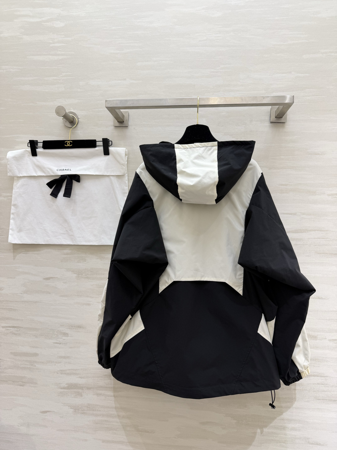 #Chane♡²⁶中古系列 连帽撞色冲锋衣外套 高品质定制 现货首发size：36/38/40（36码胸围：132，衣长