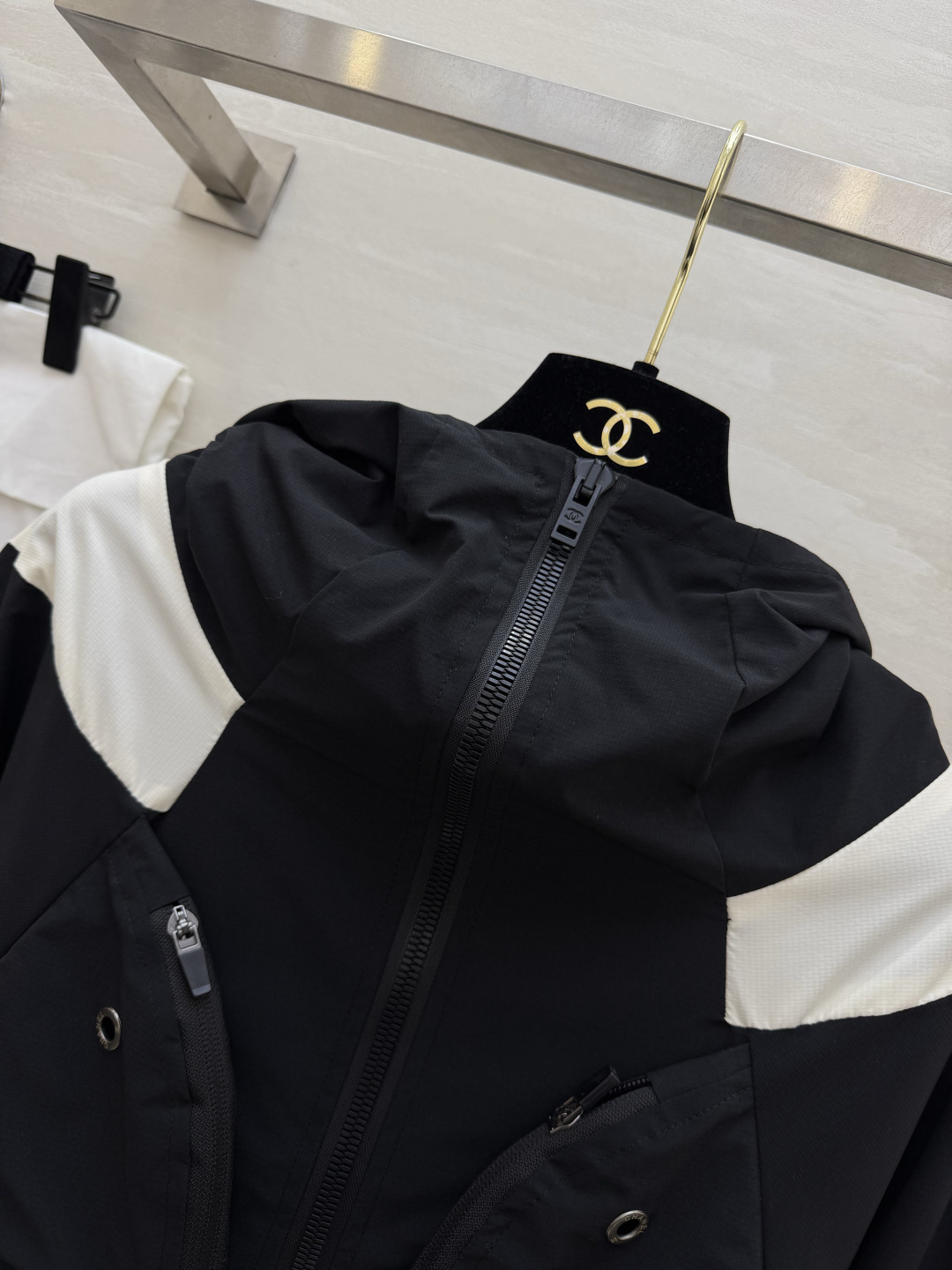 #Chane♡²⁶中古系列 连帽撞色冲锋衣外套 高品质定制 现货首发size：36/38/40（36码胸围：132，衣长