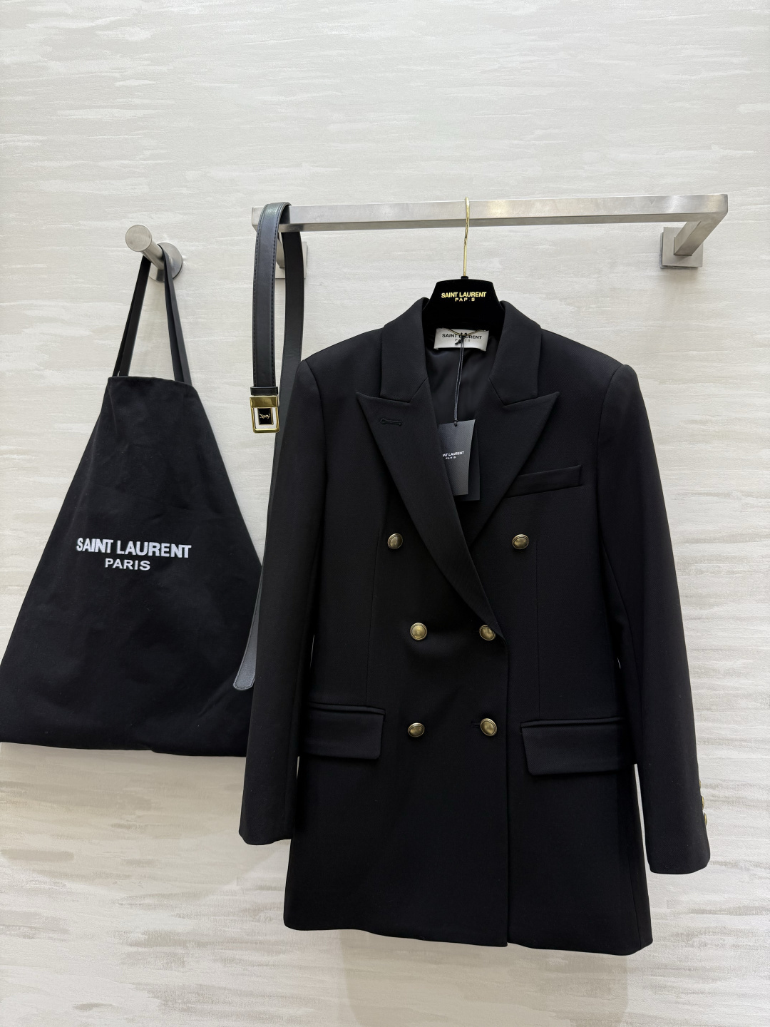 #ysl新款 金扣布雷泽西装 配送腰带 非常显腰身的一款精致西装外套 灵感来源于英国海军 高品质定制 现货首发size：