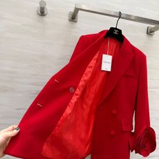 #Valentin♡新款 纯手工立体花朵 羊毛西装外套 重工手工立体玫瑰花袖 设计又甜又酷 重工艺定制黑低调奢华 立体花 #Valentin♡新款 纯手工立体花朵 羊毛西装外套 重工手工立体玫瑰花袖 设计又甜又酷 重工艺定制黑低调奢华 立体花