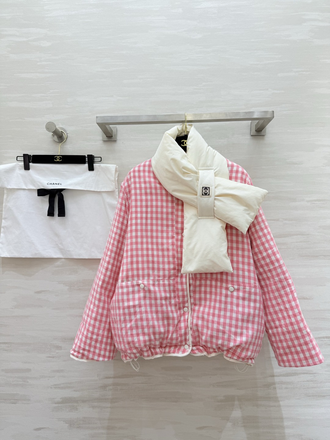 Chacha♡正反两穿 羽绒棉服 经典圆领不挑人 围脖加持温暖加倍！高品质定制 现货首发size：36/38/40（38