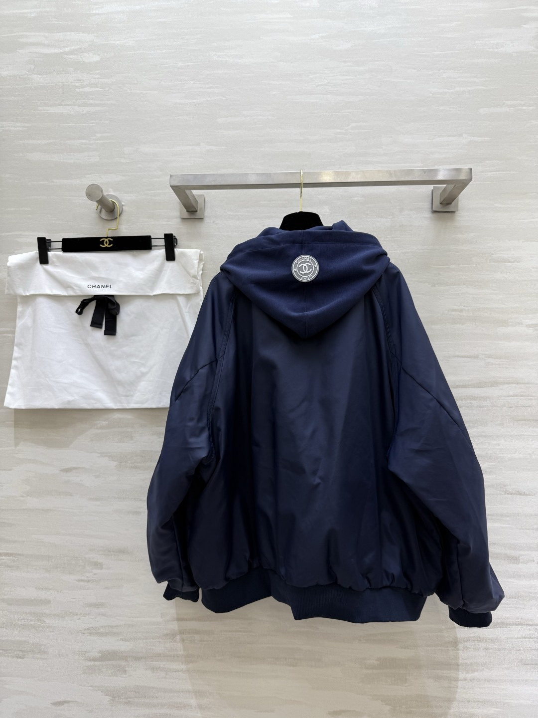 #Chacha新款 中古系列羽绒棉服 假两件拼接棒球服v强烈推荐 秋冬新款 羽绒棉填充塑造出随性不臃肿的廓形 适配多元风
