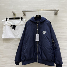 #Chacha新款 中古系列羽绒棉服 假两件拼接棒球服v强烈推荐 秋冬新款 羽绒棉填充塑造出随性不臃肿的廓形 适配多元风 #Chacha新款 中古系列羽绒棉服 假两件拼接棒球服v强烈推荐 秋冬新款 羽绒棉填充塑造出随性不臃肿的廓形 适配多元风