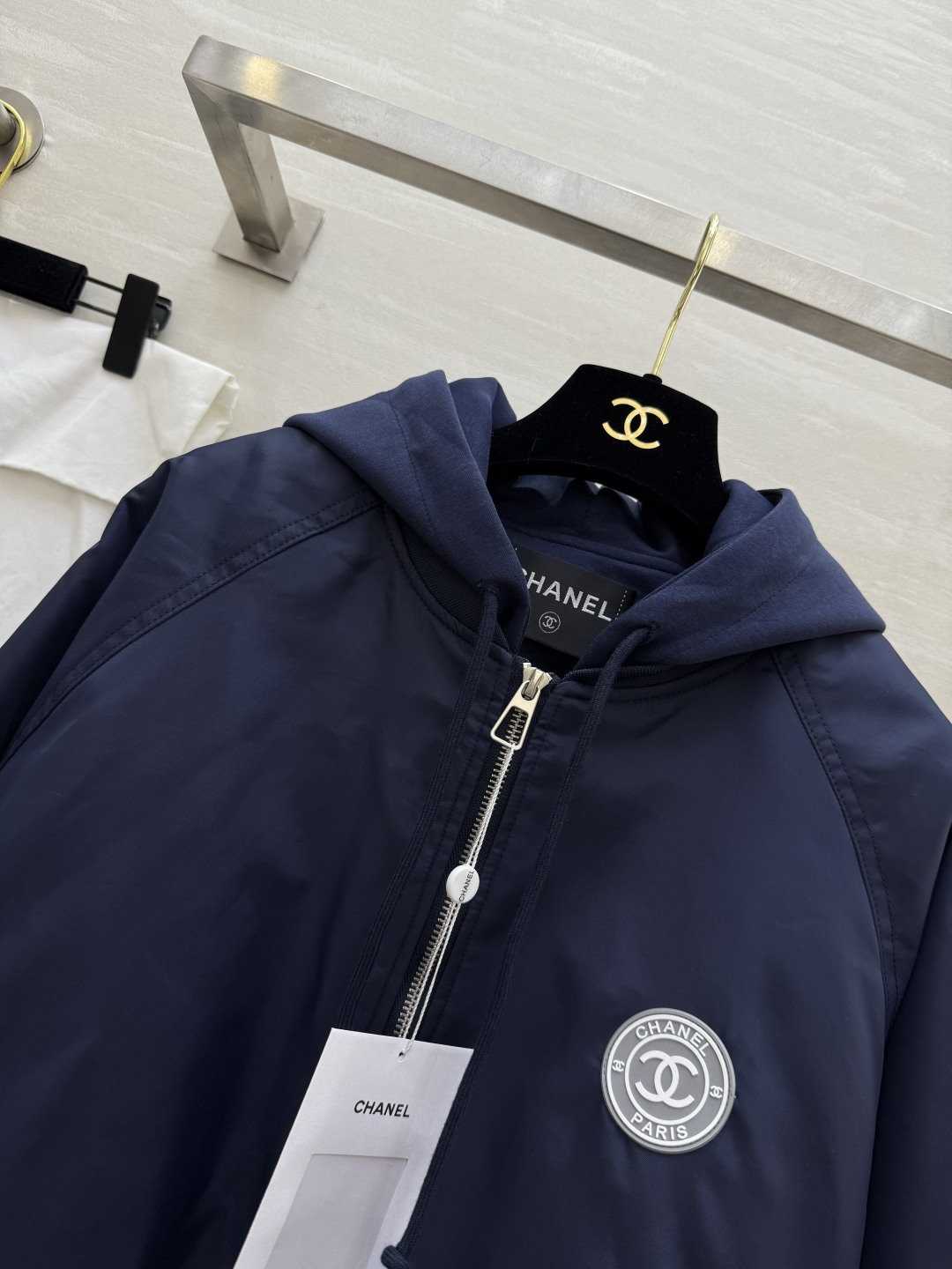 #Chacha新款 中古系列羽绒棉服 假两件拼接棒球服v强烈推荐 秋冬新款 羽绒棉填充塑造出随性不臃肿的廓形 适配多元风