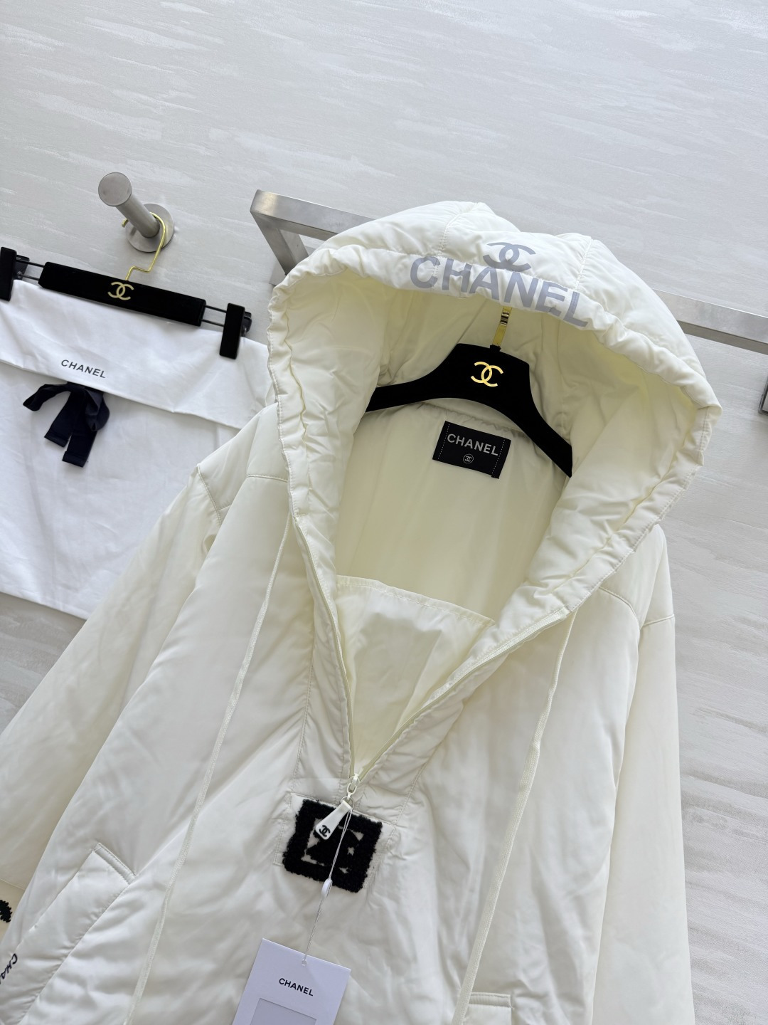 #Chacha♡vintage 连帽抽绳羽绒棉服外套 时髦精休闲减龄单品 连帽与抽绳设计 打造休闲慵懒风 微A字版型上身