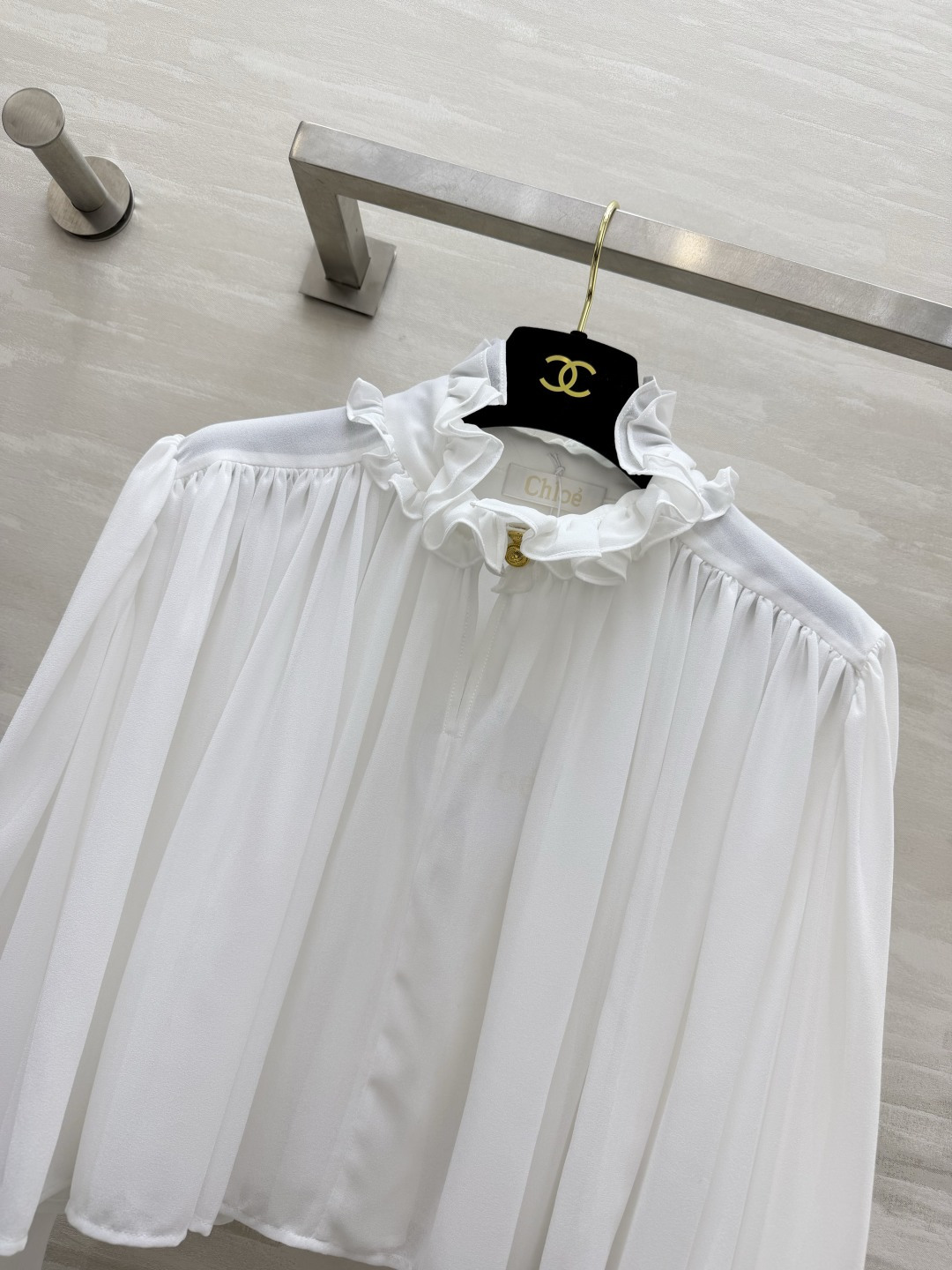 Chlo♡²⁶法式宫廷风上衣 白/克莱因蓝双色可选 立领荷叶边 灯笼长袖 打褶肩型 短款显比例 轻盈乔其纱 氛围感拉满 