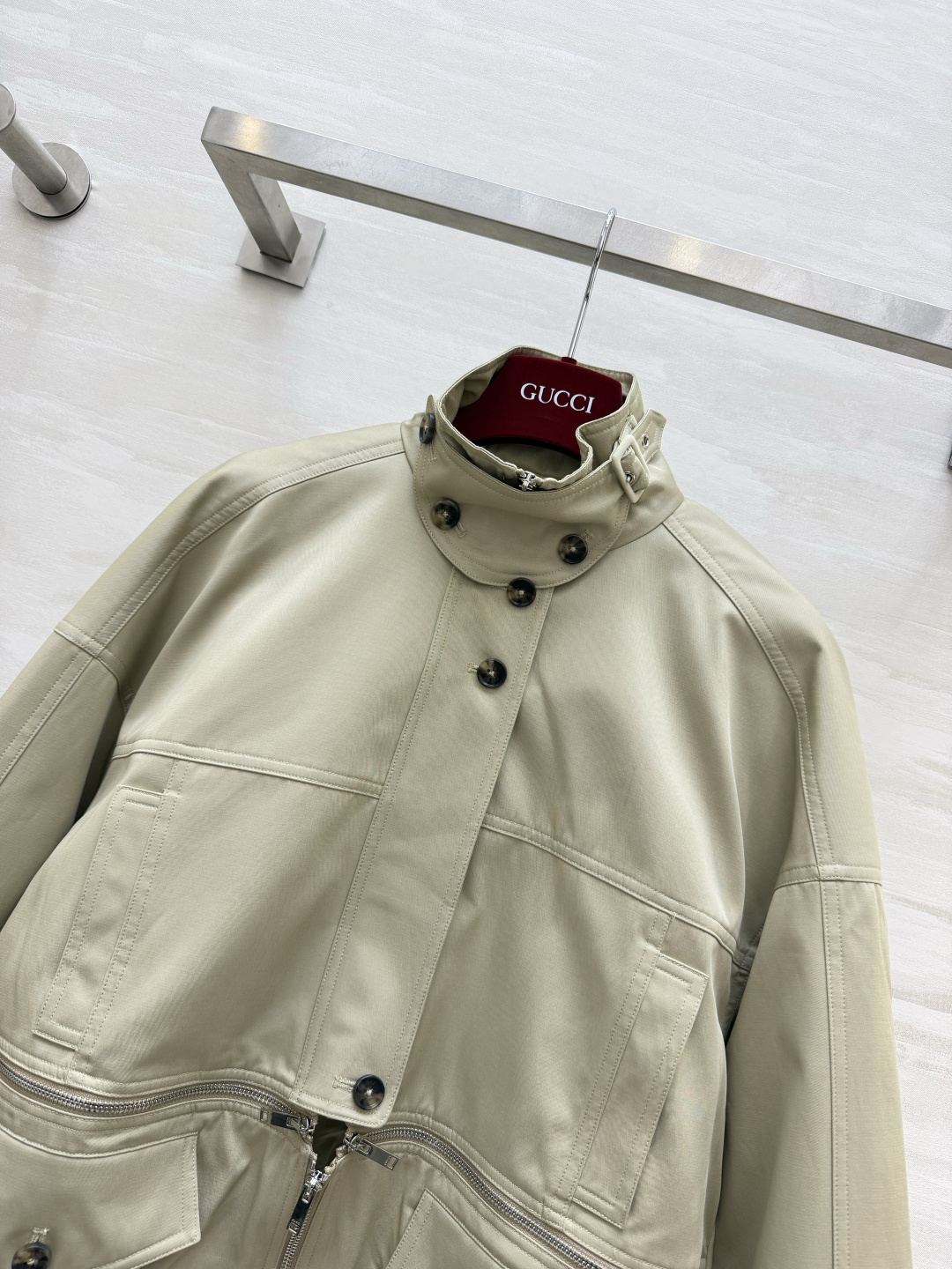 Gu♡²⁶松弛感工装外套 浅卡其｜立领多口袋 利落剪裁，随性又高级 size：S/M/L（s码肩宽：58，胸围：112，