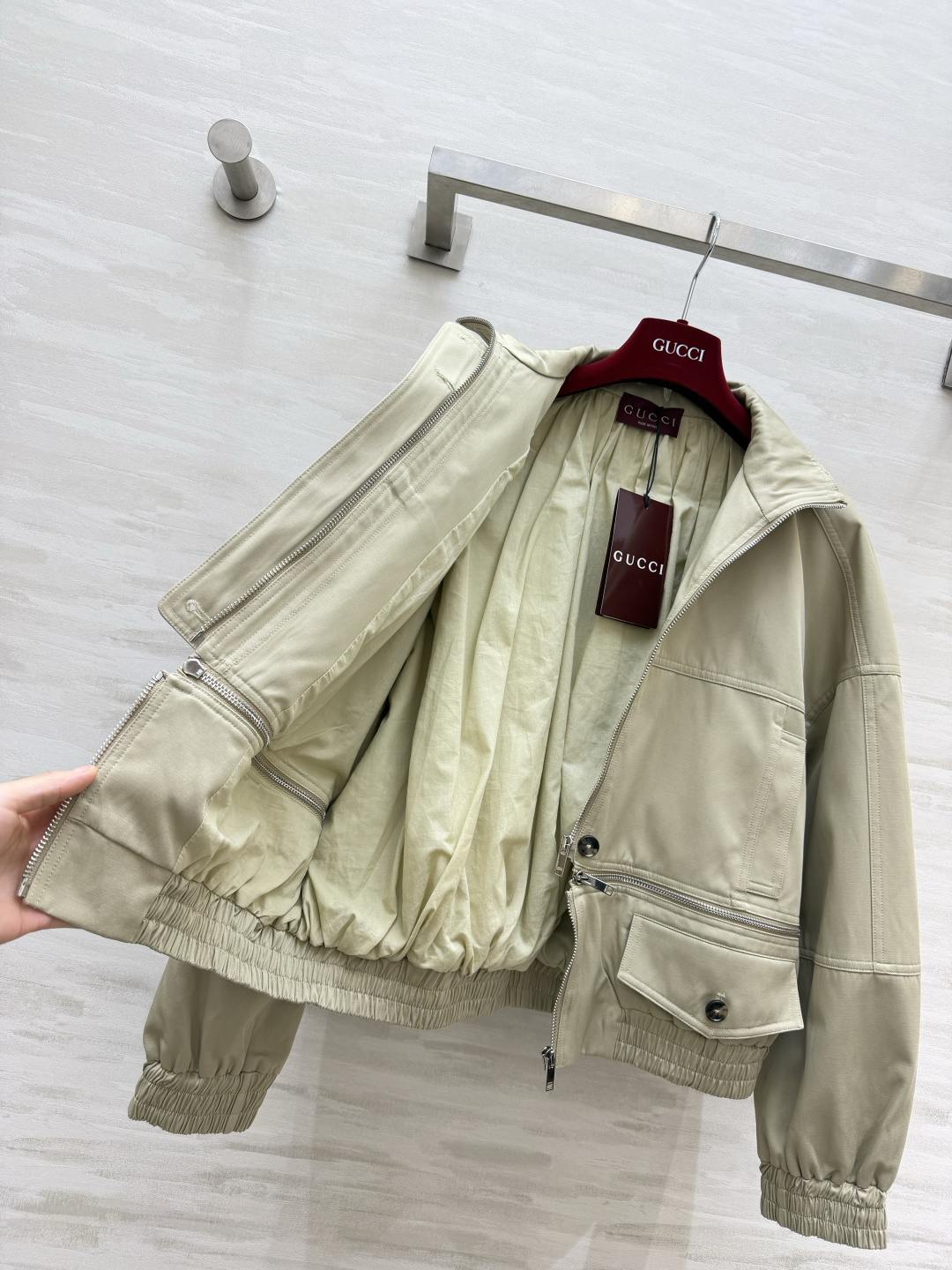 Gu♡²⁶松弛感工装外套 浅卡其｜立领多口袋 利落剪裁，随性又高级 size：S/M/L（s码肩宽：58，胸围：112，
